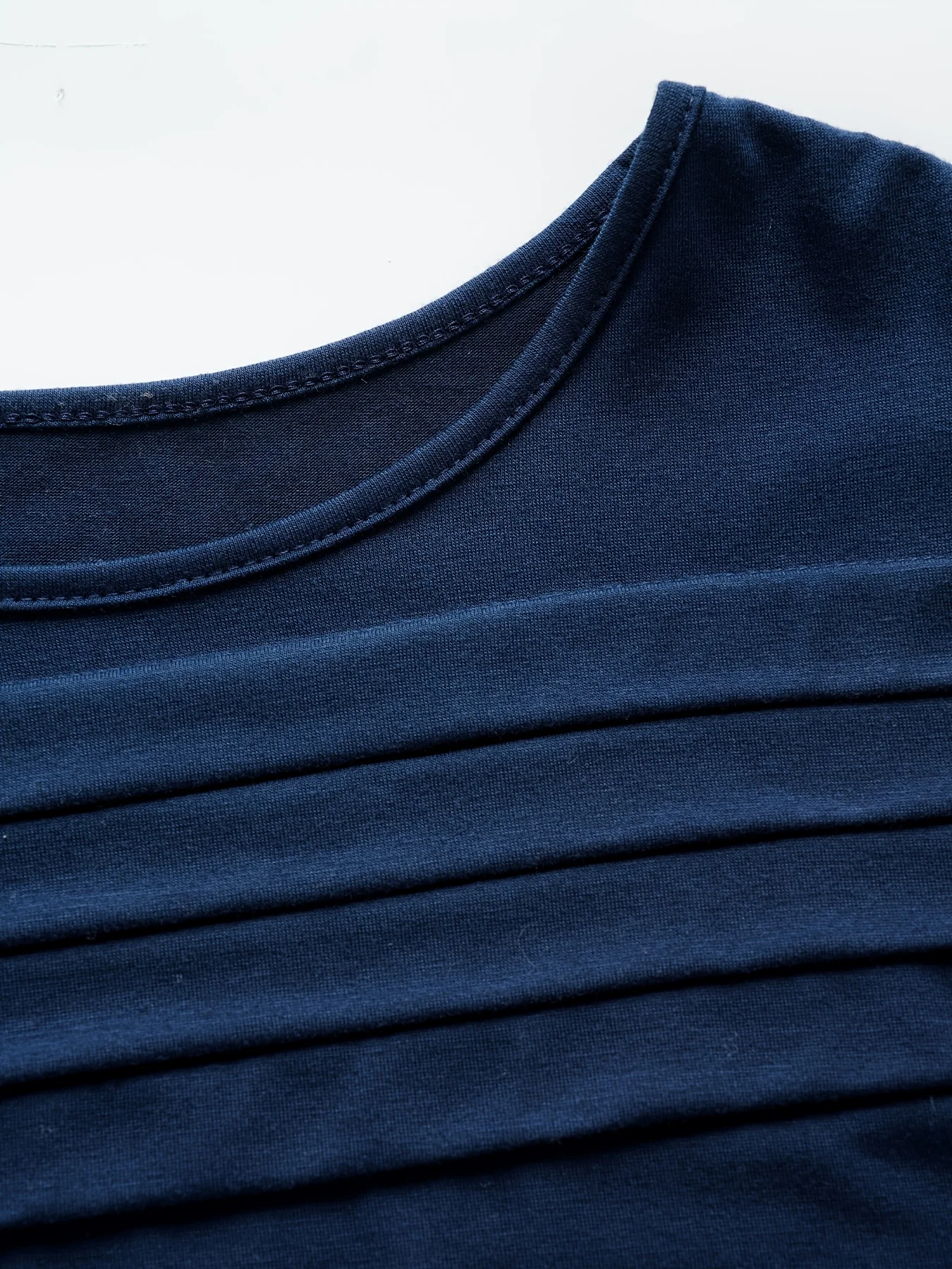 Elegant Directed Toothpick Pleat Pure Color round Neck T-Shirt Sophisticated Design Basic Crew Neck Tee for Casual Wear - Image 5